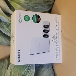 NWT Netgear Arlo 3 Wire-Free HD Security Camera System